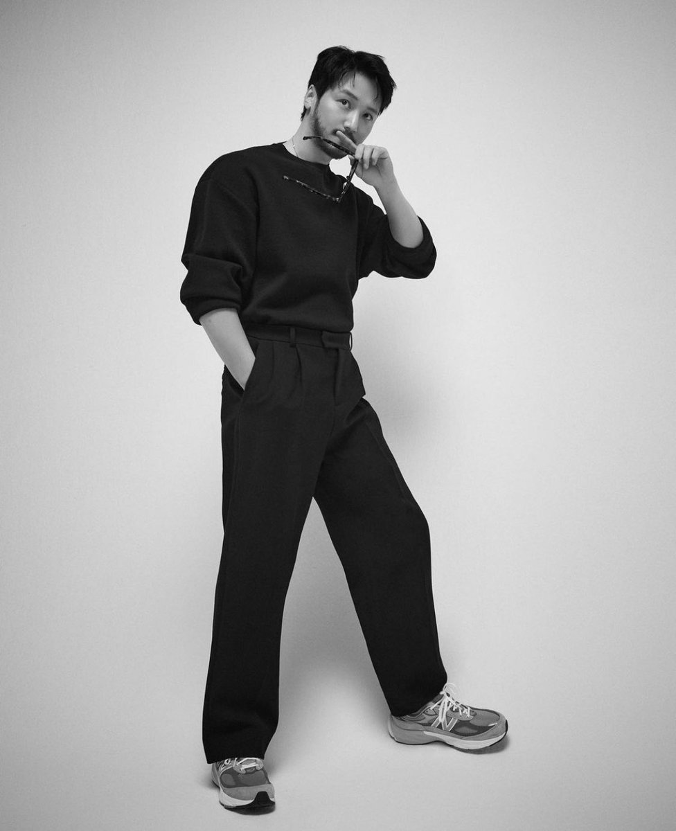 8bo4zq's tweet photo. 변요한 뉴발란스 진짜 너무 쮸음!!😍😍 https://t.co/CCZl1Knh1d