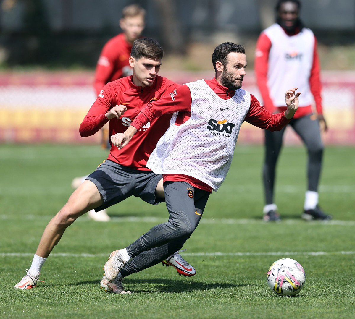 GalatasaraySK's tweet photo. 📸 Galatasarayımız, Ziraat Türkiye Kupası çeyrek finalinde M. Başakşehir ile oynayacağı maçın hazırlıklarına başladı. 🦁 https://t.co/Z4mSAb5bzp