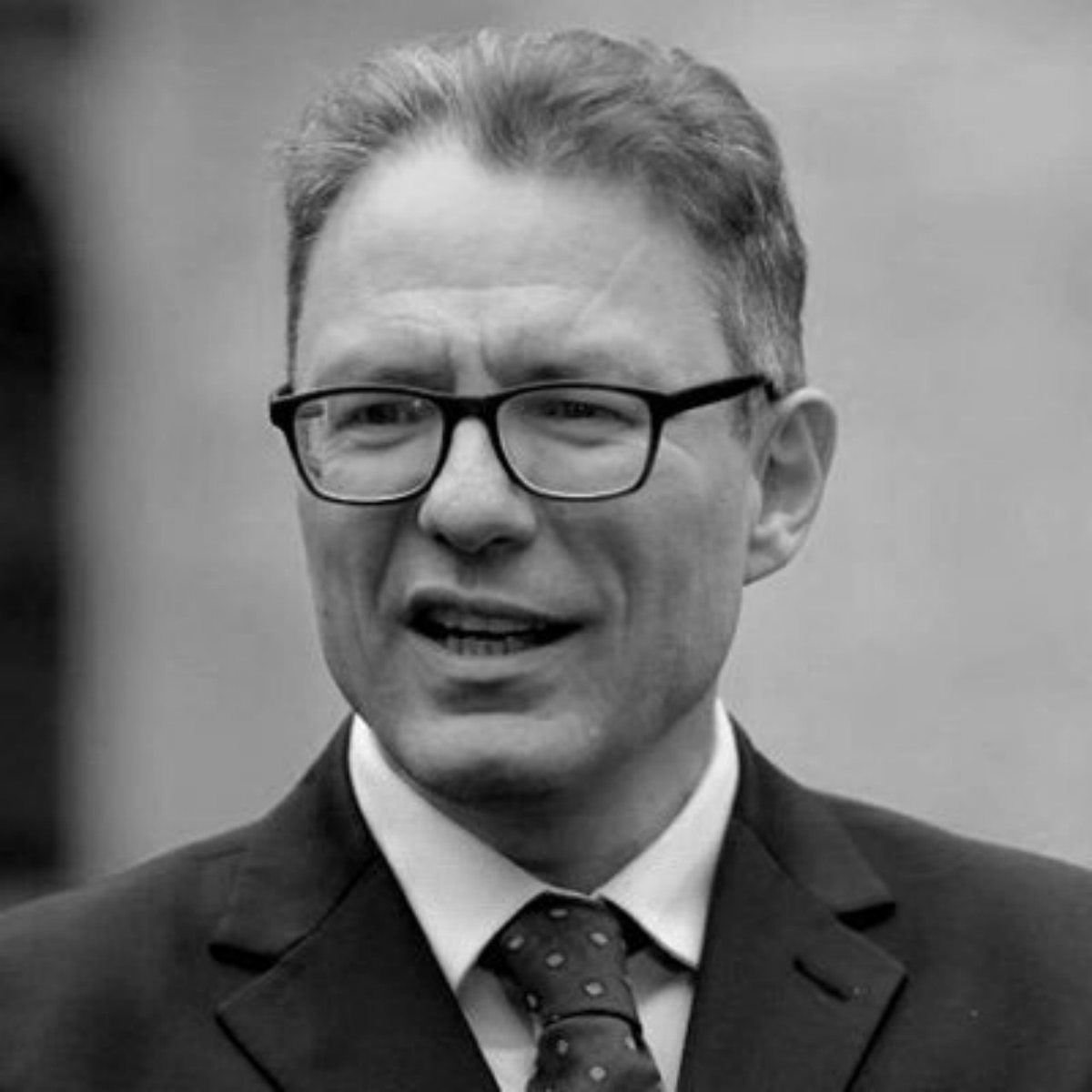 G. Orwell, "1984":
Quem controla o passado controla o futuro.
Quem controla o presente controla o passado.

Luciano Floridi (parafraseando):
Quem controla as perguntas dá forma às respostas.
Quem dá forma às respostas controla a realidade

Nesses tempos de ChatGPT, bem apropriado