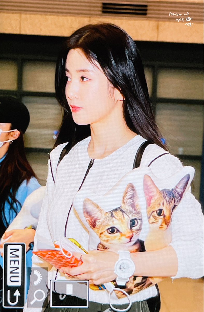 firstspring_313's tweet image. 첫봄 Preview🌸
230402 인천공항 입국
ㅅㄱ🫶🏻

@Apinkpcr @Apinkbm
#에이핑크 #Apink #Framily 
#박초롱 #초롱 #ParkChorong #Chorong #チョロン 
#윤보미 #보미 #YoonBomi #Bomi #ボミ
#초봄 #첫봄 #Chobom