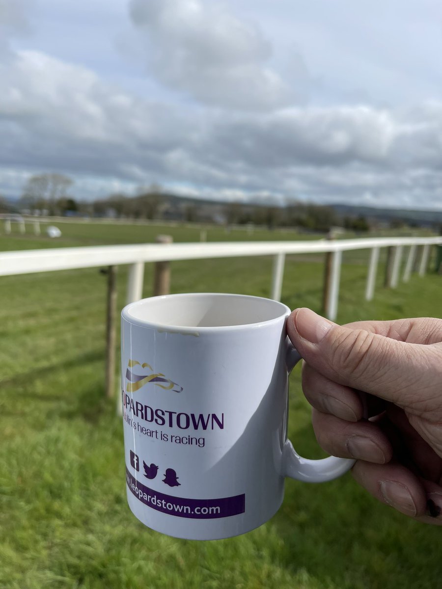 Quick cuppa before P2P in Dromahane <a href="/LeopardstownRC/">Leopardstown RC</a> <a href="/irishp2p/">p2p.ie</a> <a href="/IRISRacing/">IRIS</a>