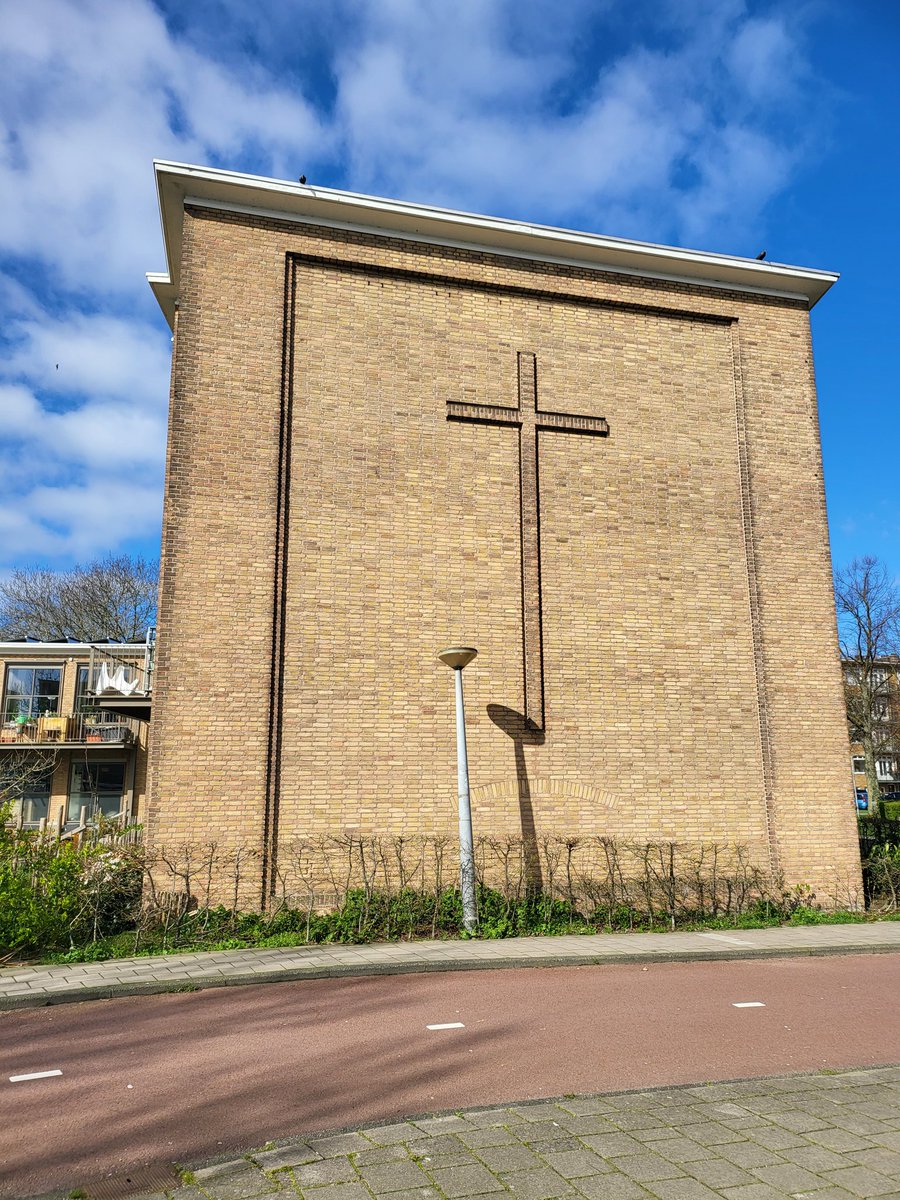 Wat hoort hier niet thuis 🤔

#openbareruimte #inrichting
#de2kauwtjeszittengoed
 
<a href="/AmsterdamNL/">Gemeente Amsterdam</a>
#erasmusgracht #augustanahof