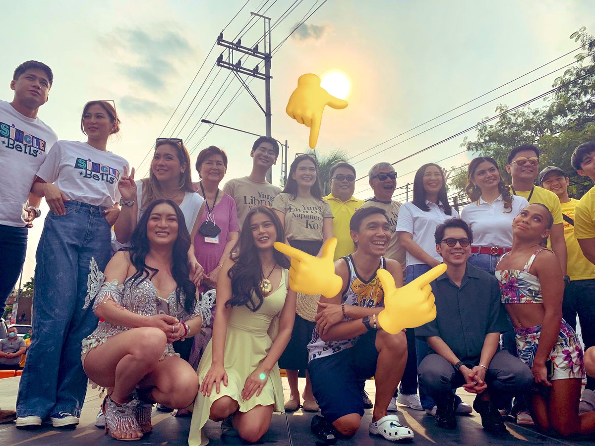 IamPreciousGale's tweet photo. Oh my our mag ate kambal with brad reunion!!! Let's watch po ang pelikulang Pilipino.. Unahin na natin syempre ang
#HereComesTheGroom 💍🤵🏻
#ParadeOfStars #SummerMMFF2023 #MarisRacal | @MissMarisRacal CTTO https://t.co/ShbRKaFgzC