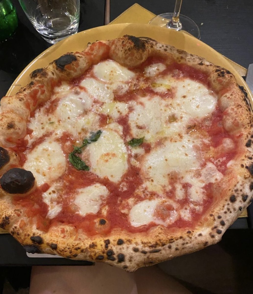 clacardi's tweet photo. scusate mi era venuta voglia di pizza margherita https://t.co/erzvl0thxo