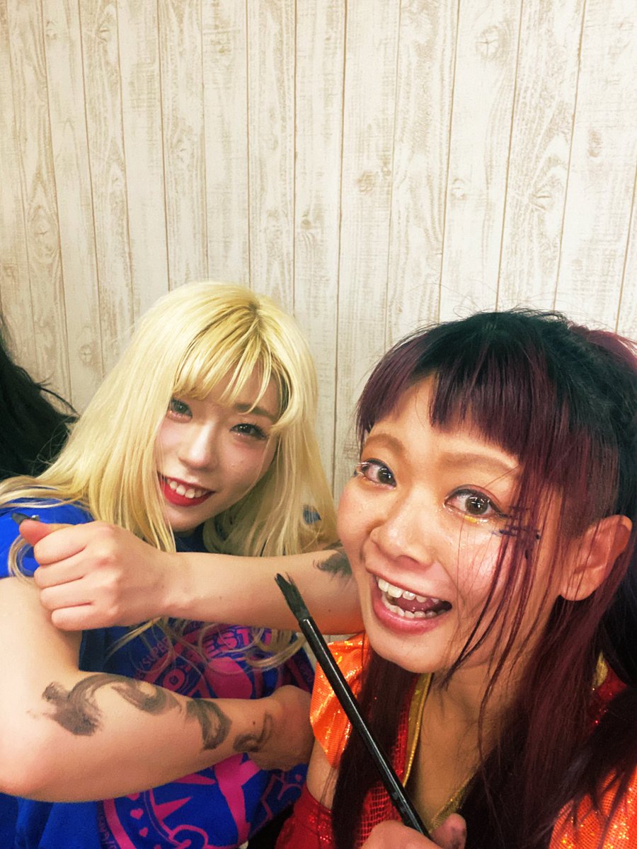 本日ご観覧の皆様ありがとうございました‼️
今日の試合中の書は『平和』
お楽しみいただけたかな？😳

ニューフェイス　ノアちゃんめちゃがんばっていたー！腕まっくろしてもたけどこの笑顔、めちゃ良い子😭✨みなさん応援したってくださーい！
#2point5女子プロレス #プロレス