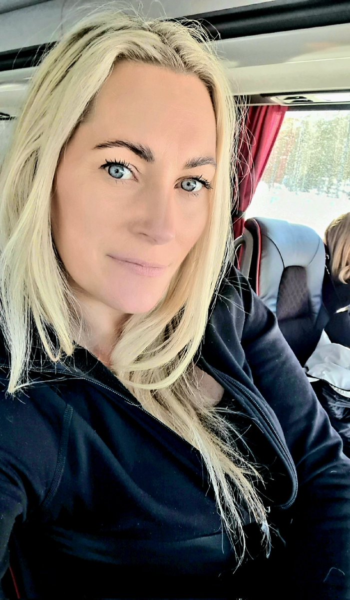 ESpringstrike's tweet photo. Making plans, new music coming very soon!!🎙✨️

#recording #sweden #theroadtonashville #countrymusic #newmusic #ellinorspringstrike #garethnugent #ireland #nashville #singer https://t.co/7udSaho12Y