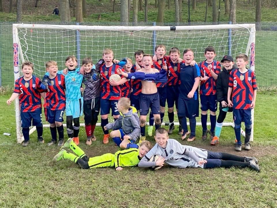 Paultickle21's tweet image. The boys only went and won the jimmy kenny u10s league @scotlandroadjf1 so proud of each and everyone of them got a fantastic set of kids and parents who’s hard work as really paid off this year championees championees ole ole ole 🏆🏆🏆🏆
