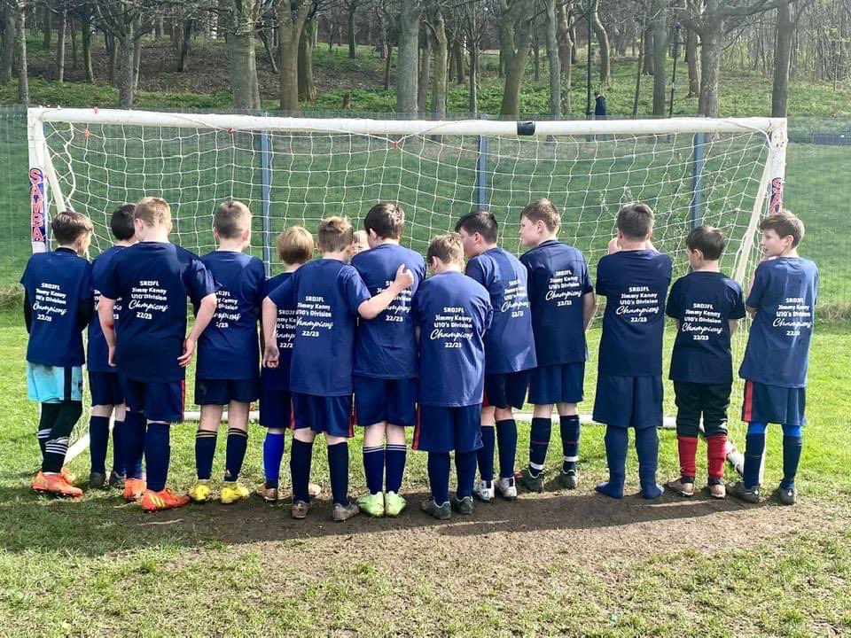 Paultickle21's tweet image. The boys only went and won the jimmy kenny u10s league @scotlandroadjf1 so proud of each and everyone of them got a fantastic set of kids and parents who’s hard work as really paid off this year championees championees ole ole ole 🏆🏆🏆🏆