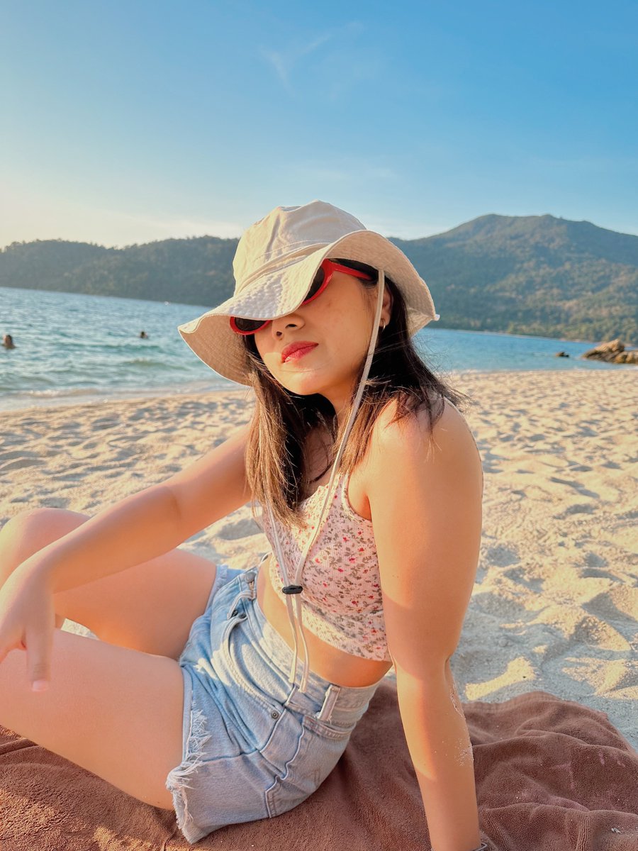 Camelock's tweet photo. Vitamin sea 😘 https://t.co/hkQ9WK76kw