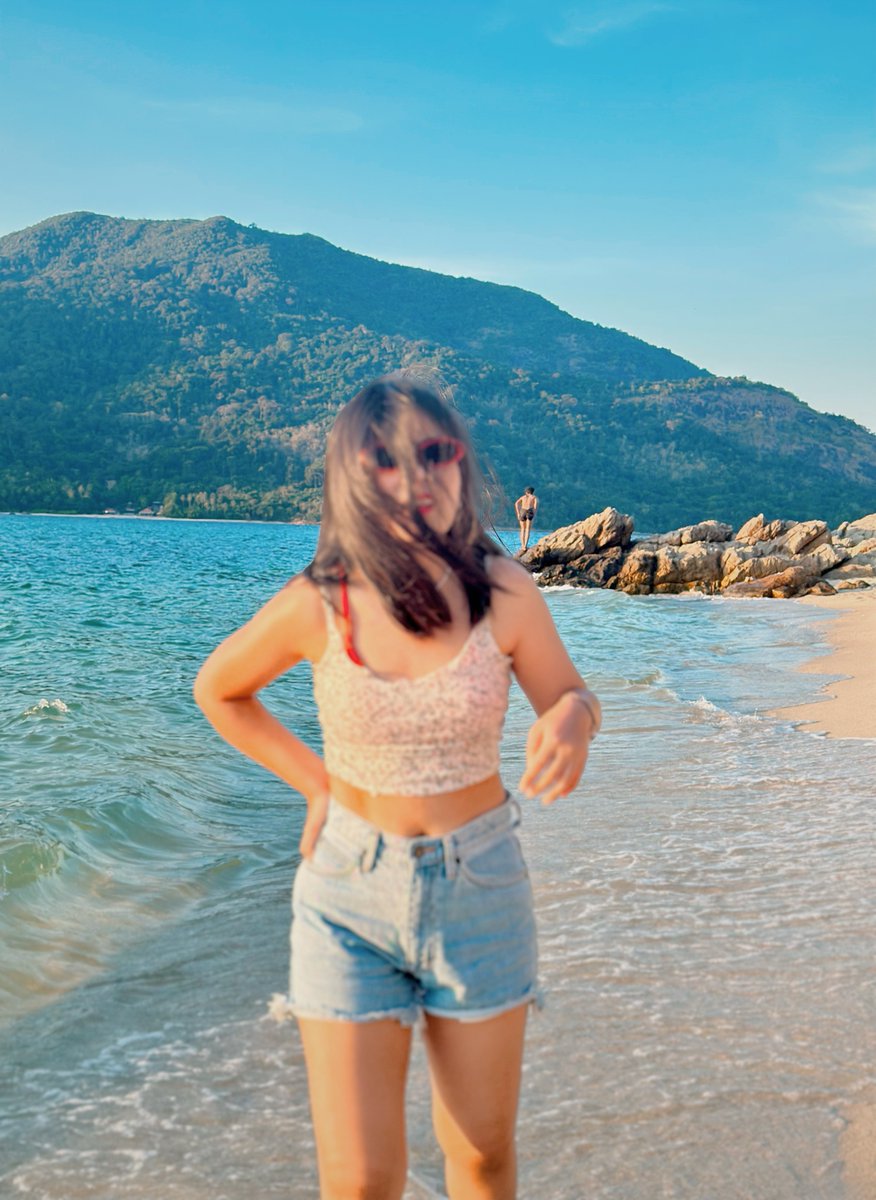 Camelock's tweet photo. Vitamin sea 😘 https://t.co/hkQ9WK76kw