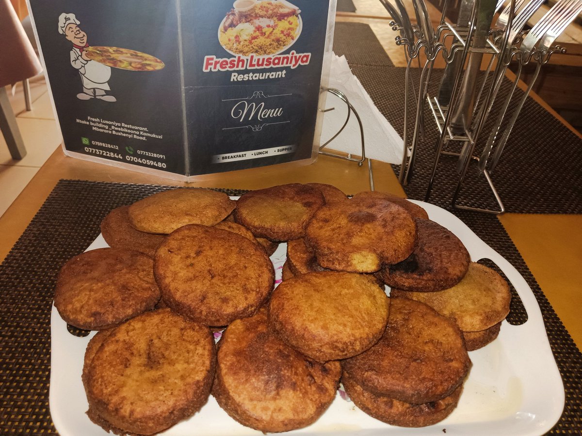 FreshLusaniya's tweet photo. I bet y'all have tasted the most delicious pancakes around mbarara city..The only plug is @FreshLusaniya ..at exactly Ntake bakery..visit to win the taste😋.@Beazine1 https://t.co/XXL4SPUgQr