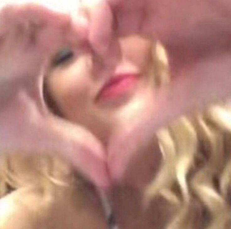 B lvs Esther 💗 tweet media