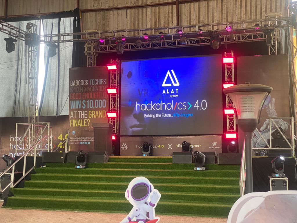 PeevaCutie's tweet photo. You can't afford to miss out guys! 
The stage is set for the most talked about grand finale of #AlatHackaholics4 for babcock university 

It’s going to be an interesting day as all teams will be pitching their ideas to win fantastic prizes. https://t.co/3J8KwRymGN