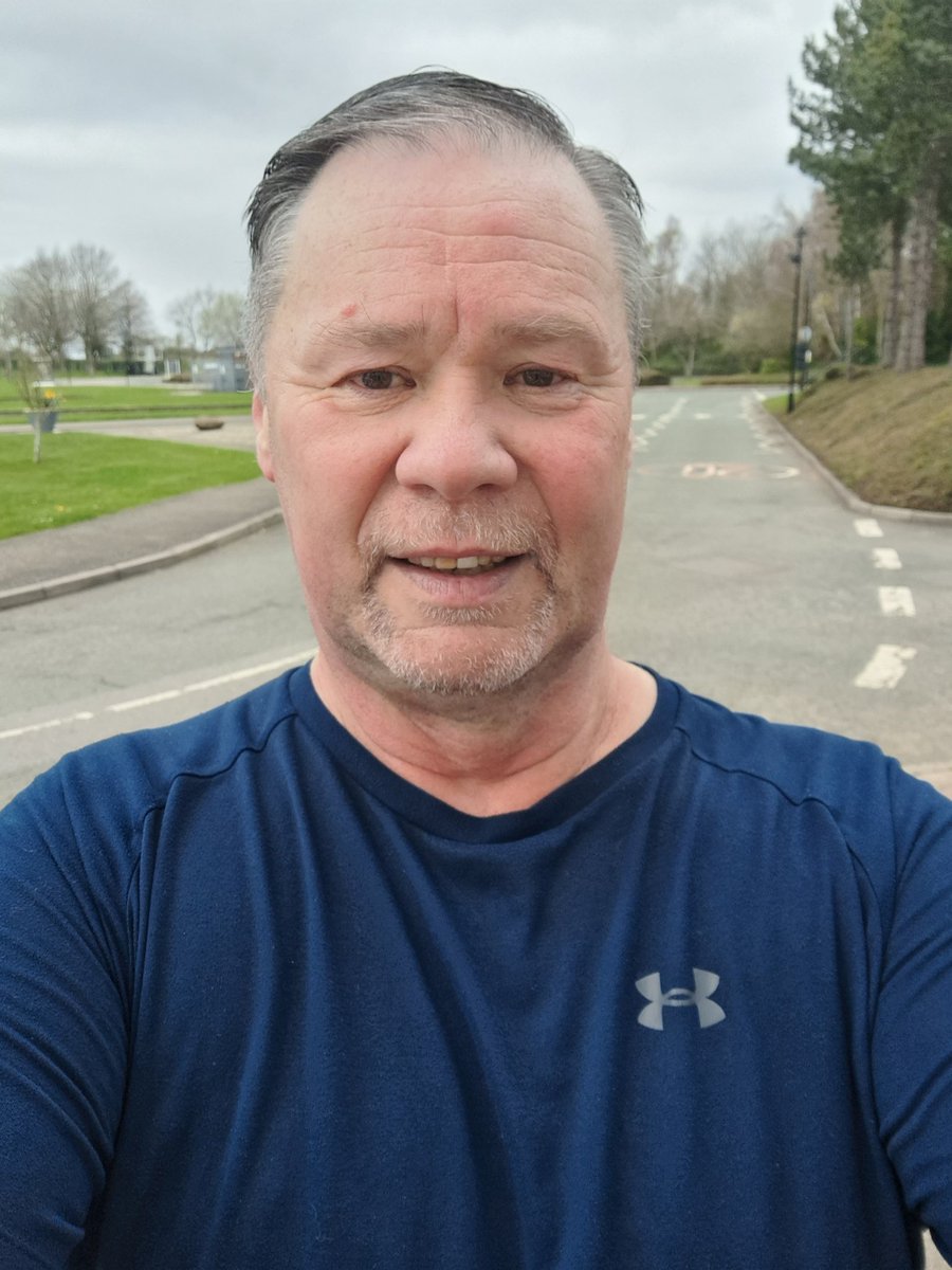 isright's tweet photo. #SundayRecoveryRun: fabulous sunny morning for a run. 2 gps out on different routes. Hilary, Laura & Roy did the longer route. Kirsty, Oliver, Suzanne & Colin did the 3km route. (Colin look at the splits - #Sub8mins ). Jai & Anne also got out to do their walk too. #VirtualCoach https://t.co/prDl7e9EUp