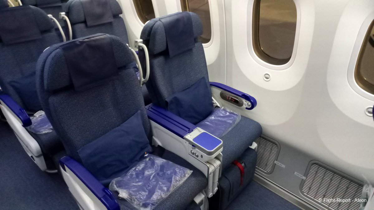 flight_report's tweet photo. [Récit de vol] Un excellent vol en Premium Eco sur un @Boeing 787-9 entre @ParisAeroport 🇫🇷 et Tokyo 🇯🇵:

Siège confortable, équipage prévenant et disponible, catering noté 8/10. Bon point pour la présence de nombreux « amenities ».

✈️ https://t.co/3Fo7S1k8DC https://t.co/VPmaiGDU5U