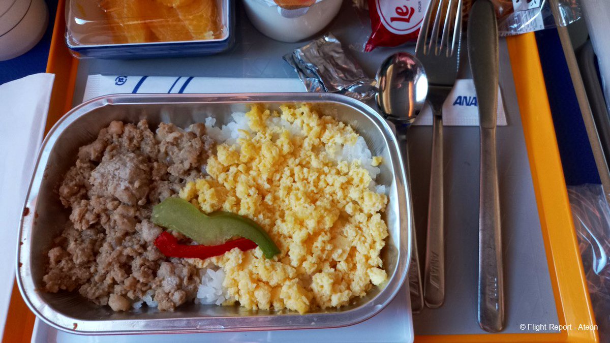 flight_report's tweet photo. [Récit de vol] Un excellent vol en Premium Eco sur un @Boeing 787-9 entre @ParisAeroport 🇫🇷 et Tokyo 🇯🇵:

Siège confortable, équipage prévenant et disponible, catering noté 8/10. Bon point pour la présence de nombreux « amenities ».

✈️ https://t.co/3Fo7S1k8DC https://t.co/VPmaiGDU5U