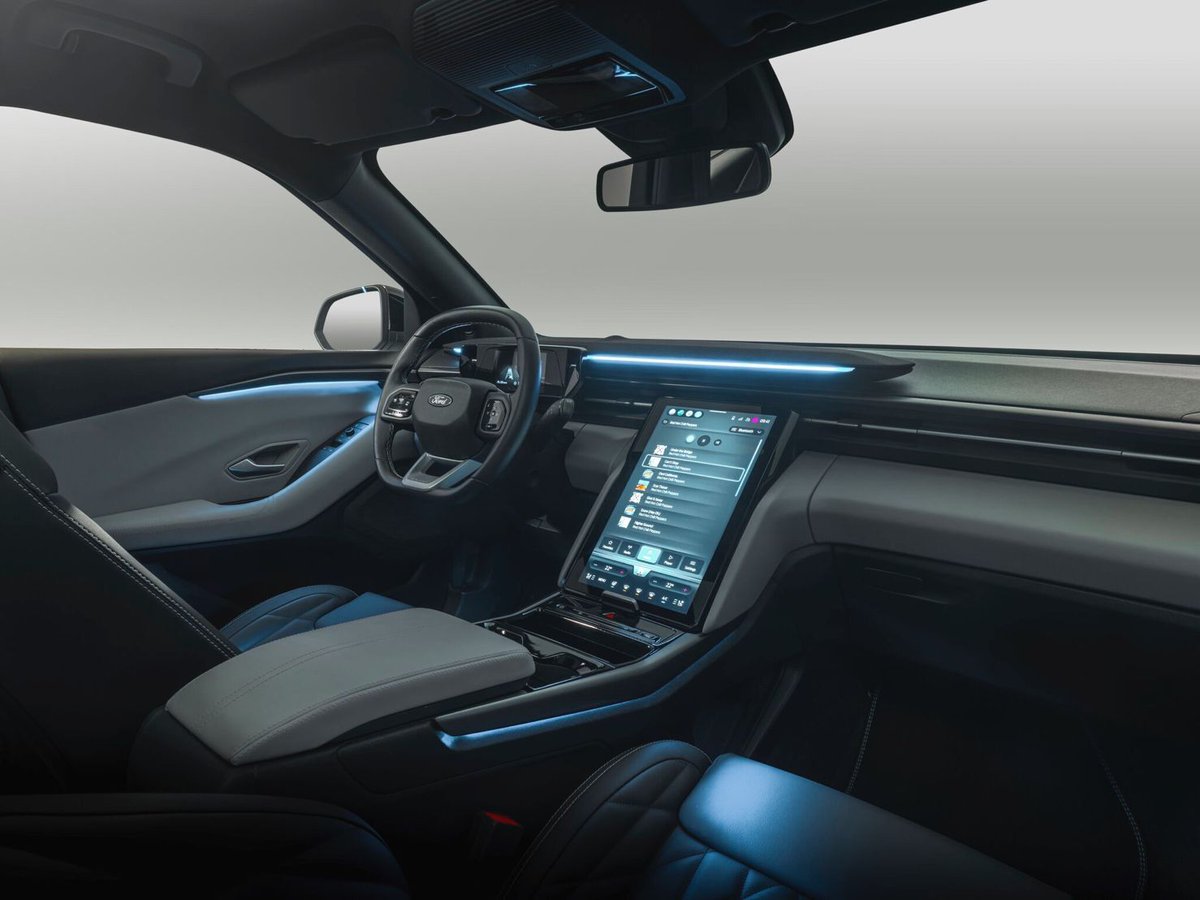 ⚡ NEW ALL-ELECTRIC FORD EXPLORER ⚡ 

With charging speeds of 10% - 80% in approx 25 minutes you'll be topped up in no time. Access over 21,000 charging points across the UK through the BlueOval Charge Network.

ford.premierford.co.uk/car//explorer/ 

#FordExplorer #Explore #Ford #NewCar #Ne