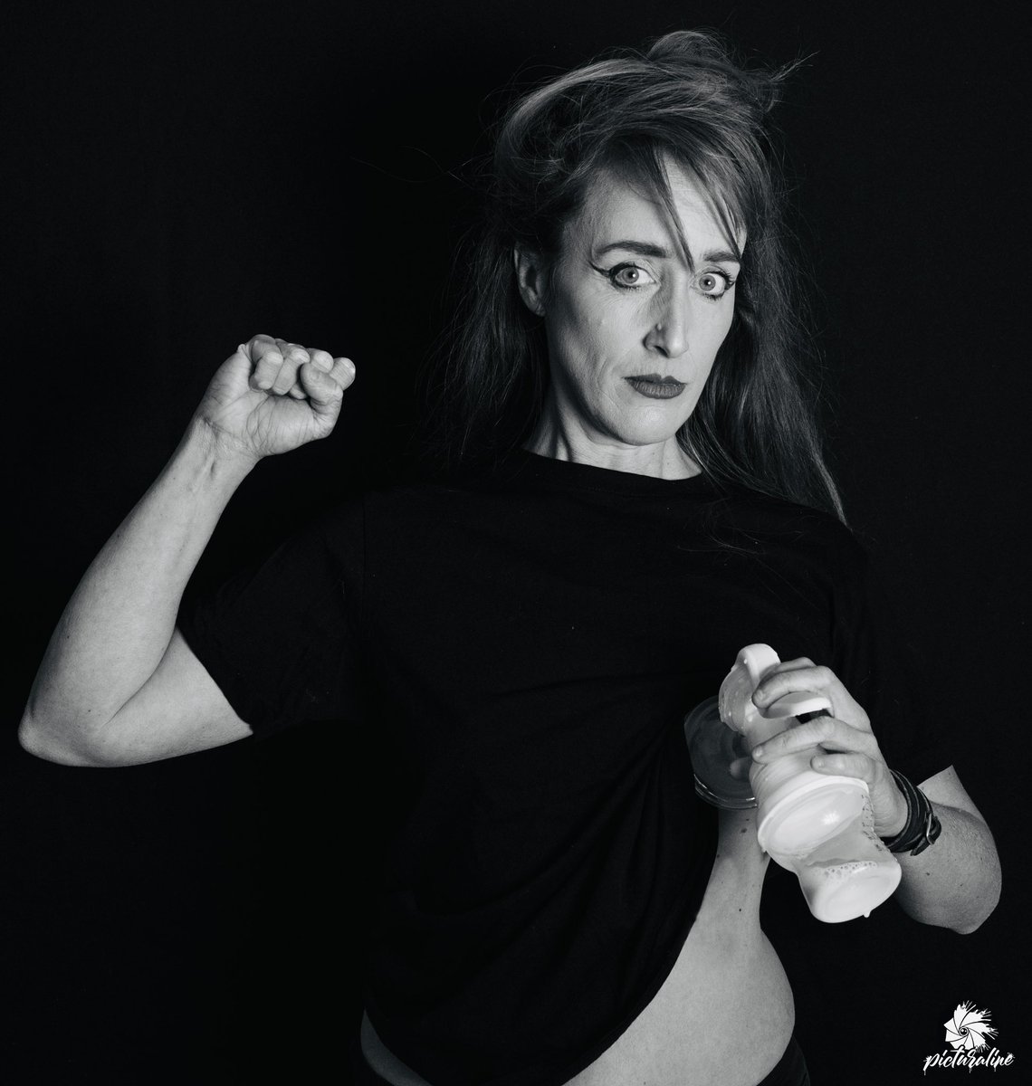 L’AMOUR MATERNEL N’EST PAS CRIMINEL ! *
( DONNEZ UN TIRE-LAIT À SOPHIE ! ) 
Je me lève pr <a href="/Sof28667867/">Sof-maman désenfantée</a> qui, bien qu’elle ait dénoncé des incestes sur ses 3 ainés, se retrouve actuellemt en détention prov. au CP de #Saran
#JauraisFaitCommeElle #JusticePourSophieEtSes4Enfants ⤵️