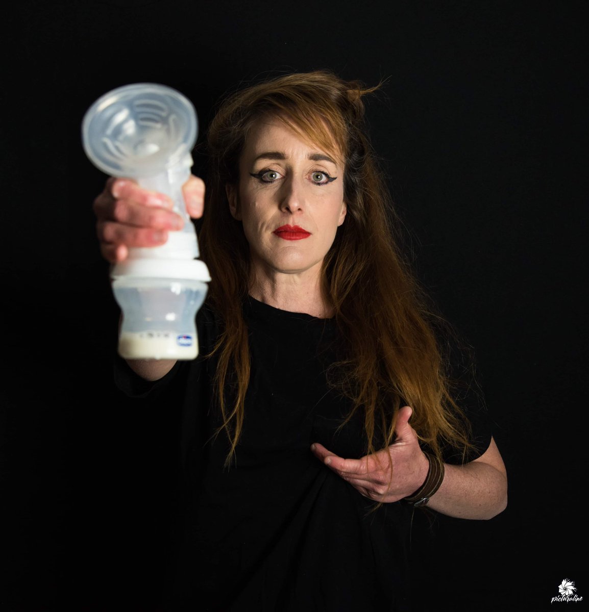 accusée du délit de NRE comme #PriscillaMajani. 
Il y a 72 h, alors qu’elle se rendait à une AEMO pr voir ses 3 aîné-e-s, elle a été mise en GAV et déférée 48 h après devant le TGI de #Chartres comme 1 criminelle.

#JauraisFaitCommeElle #JusticePourSophieEtSes4Enfants ⤵️