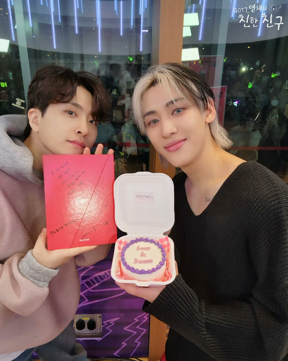 mbcbf_ever's tweet photo. 🦦친친 월간뱀뱀🦦

스윗함을 의인화하면 이 남자가 아닐까🤔
뱀뱀과 함께 했습니다🐍💚

Sour&amp;Sweet💿 많관부🫶
3월의 닭ㅂ..달밤즈 크로스는
유튜브 #봉춘라디오 채널에서 다시 볼 수 있슴다⤵️
🔗https://t.co/XgTCiEwL1A

#MBC #RADIO #GOT7영재의친한친구 #GOT7 #영재
#뱀뱀 #BAMBAM #YOUNGJAE https://t.co/v1Lcy6uY6v