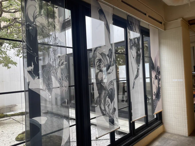 今日、SSS Re/arise京都展最終日行かせていただきました!どの作品も描き込みって言うか作り込みがえげつな過ぎて迫力に圧倒されっぱなしやった!!!!いけてよかった #SSSRearise 