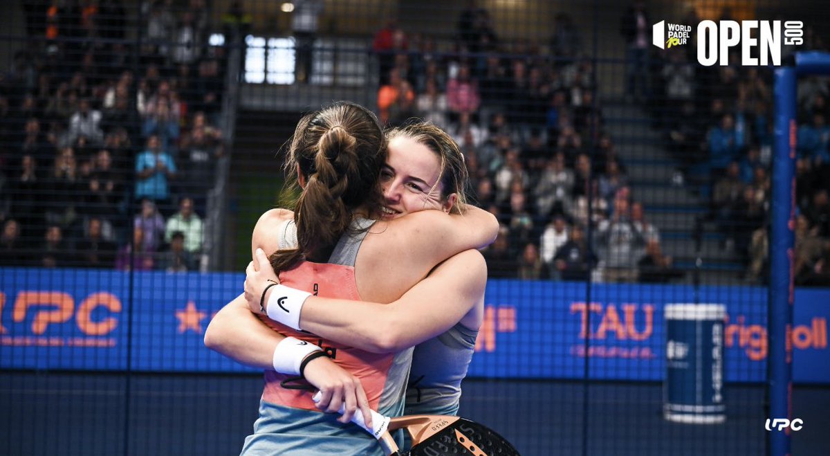 GRAN TRIUNFO Y CAMPEONATO ! El logrado por <a href="/PaulaJosemaria/">Paula Josemaría Martín</a> y <a href="/asanchezfallada/">Ari Sánchez</a> que derrotaron con autoridad y en sets corridos por 6/3 y 6/2 a Alejandra Salazar y Gemma Triay coronándose Campeonas del <a href="/WorldPadelTour/">World Padel Tour</a> Open 500 de Reus.