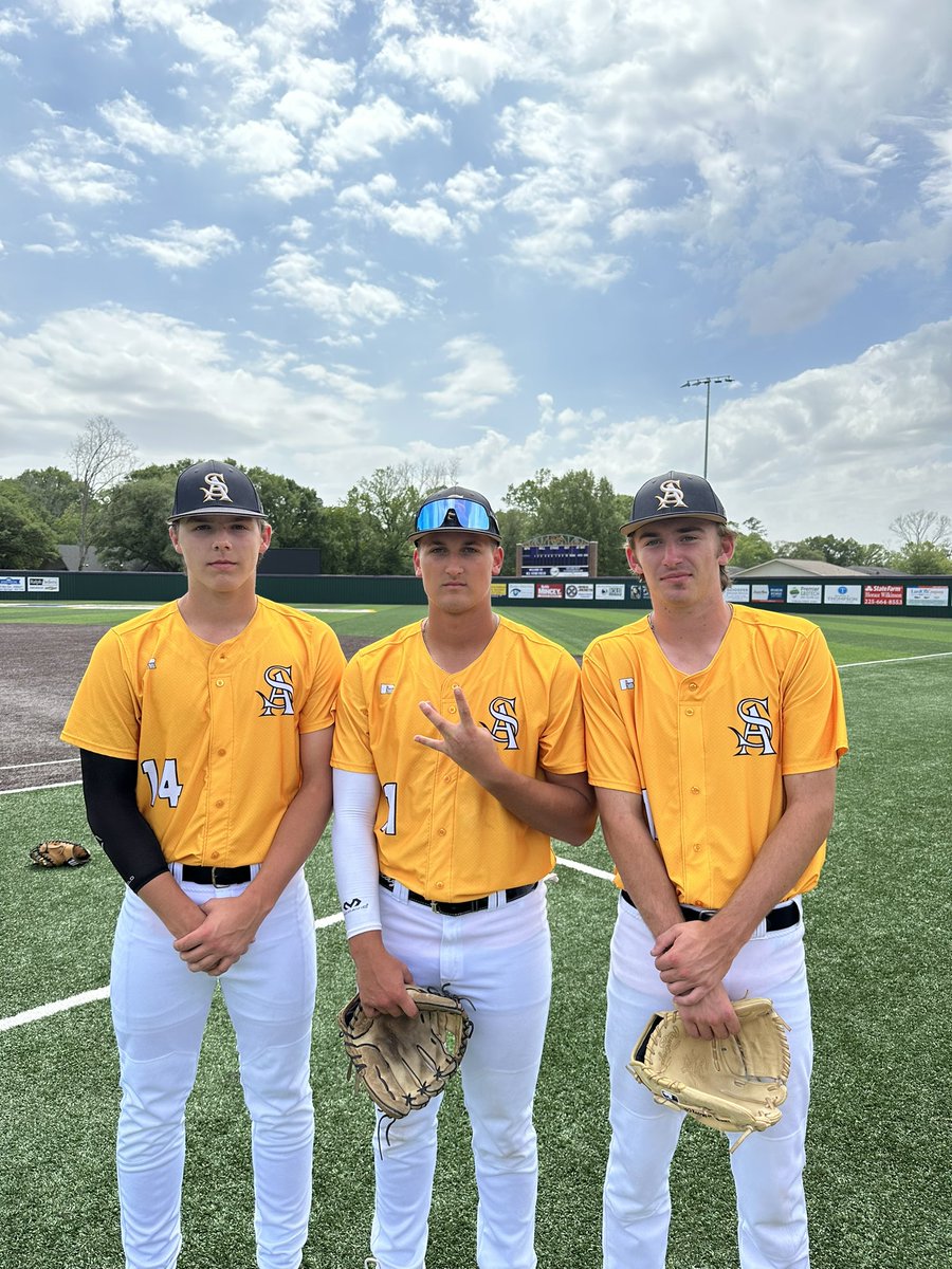 STAHUDLSTAFF's tweet photo. Yesterdays PitStop Players of the Game vs Denham Springs.  Gators Win 3-2 #Grittygators https://t.co/5ecQg4LwD1