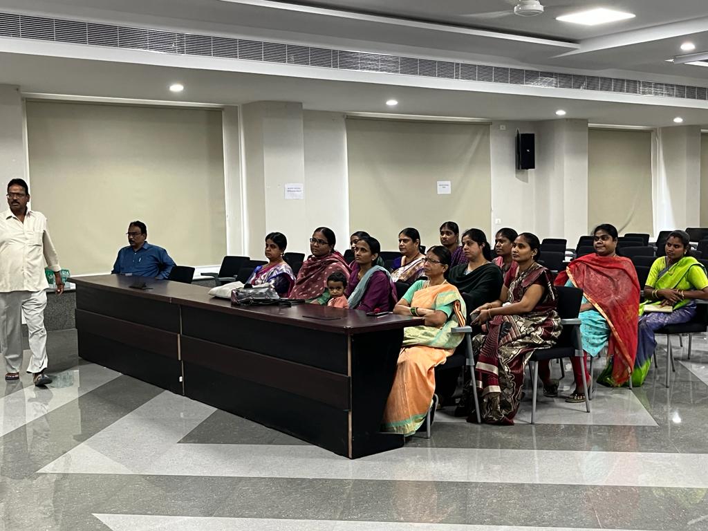 On the occasion of Sardar Sarvai Papanna Goud's, death anniversary, the 17th king of Quilashpur, floral tributes were paid to him at the Collectorate office. 
<a href="/Collector_MDL/">Collector Medchal Malkajgiri</a>  <a href="/AmoyKumarIAS/">Amoy Kumar IAS</a>