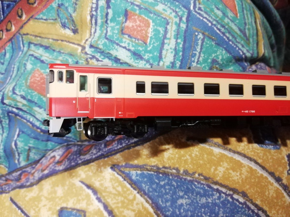 SWA_NE502's tweet photo. TOMIXのキハ40 国鉄一般色を買って幌���を取り付けたら車体と床下がうまく嵌まらないんですけど同じような人いますか？
＃トミーテック ＃鉄道模型 ＃Nゲージ https://t.co/cSpcPvxbq1