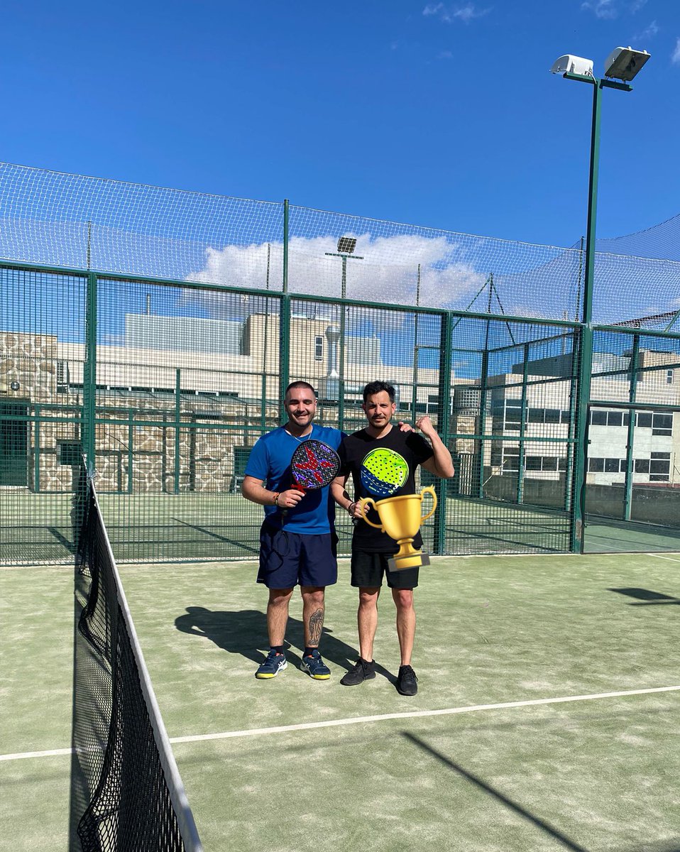 Javier_Hdz91's tweet photo. 💪🏻😎Primeras victorias en el #Padel 🎾 https://t.co/FgUvxb9Kup