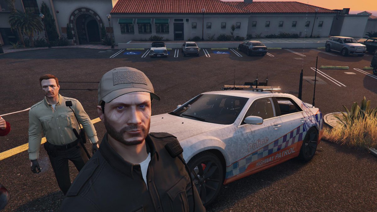 PHOENIXRPSERVER's tweet photo. Our local Police Force out on patrol
#gta #gtarp #rp https://t.co/eNU6LwPoZi