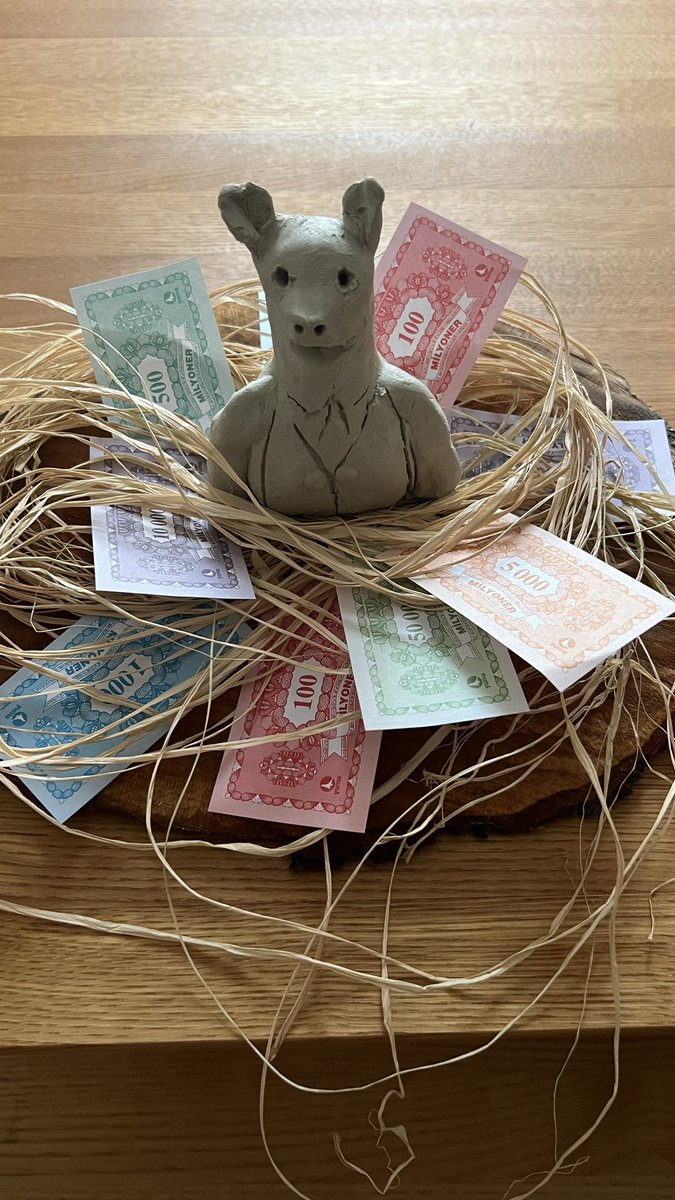 Masal_Tozu's tweet image. Bu bir kitap proje ödevi. 
Sizce hangi kitap? Tahminleri alayım.

#kitap #proje #ödev