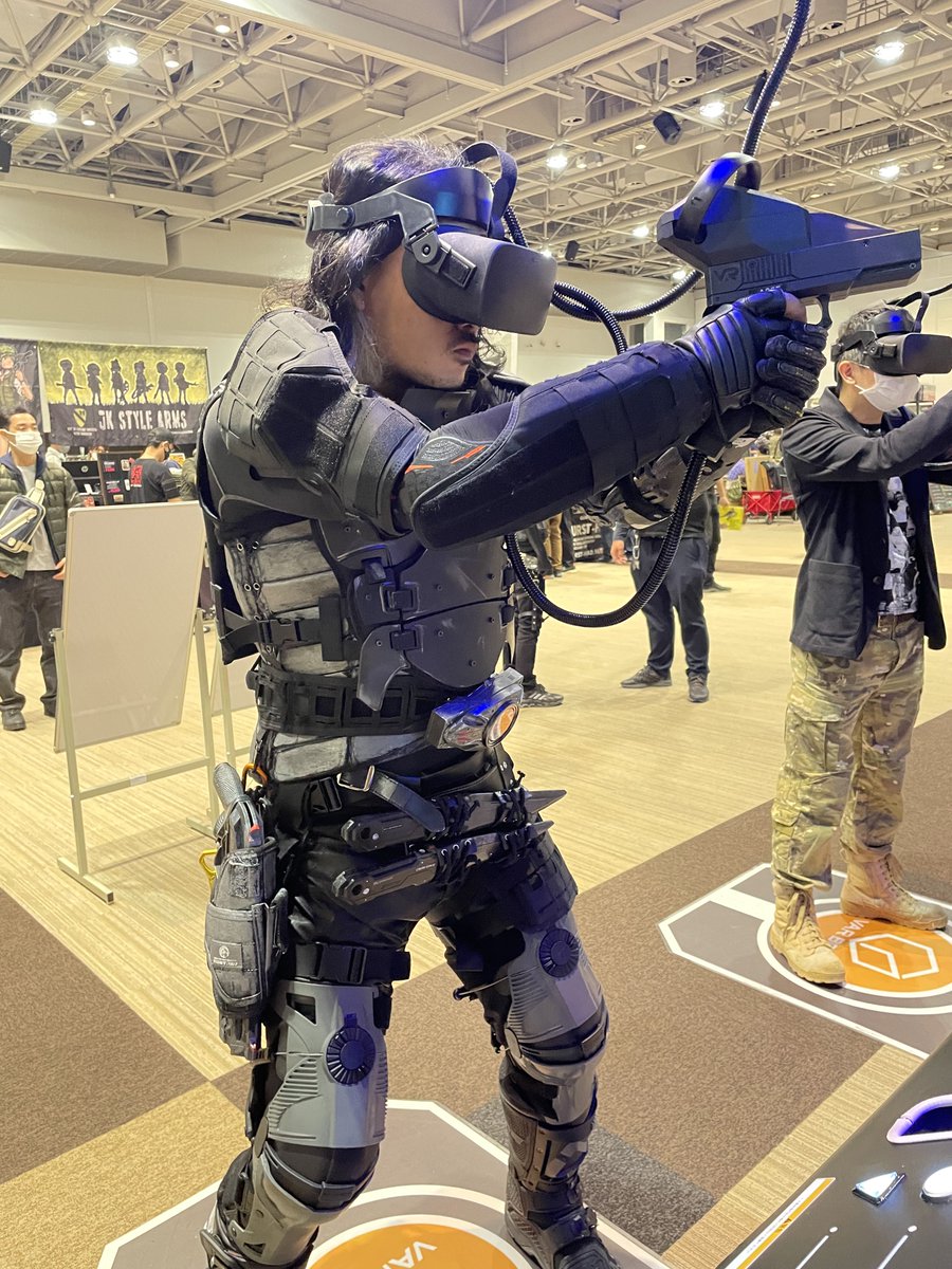 wild1324's tweet image. #伊達な軍拡祭
 #VARBOX

電脳世界へ初ダイブ‼️‼️
普段ゲームしない人ですがめちゃくちゃ面白い‼️‼️‼️

貴重な体験をさせて頂きありがとうございました😭❣️❣️
今後全国に増えていくそうなので見かけた方はぜひ遊んで見てください👍🔥🔥

飛ぶぞ‼️‼️‼️‼️‼️
めちゃくちゃサイバーしてる‼️‼️‼️‼️