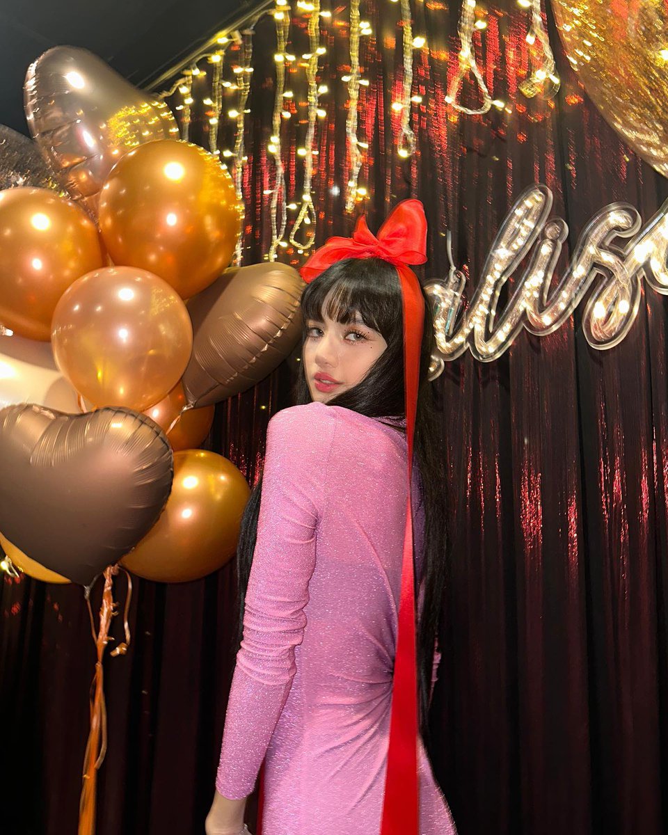 WORLDMUSICAWARD tweet picture