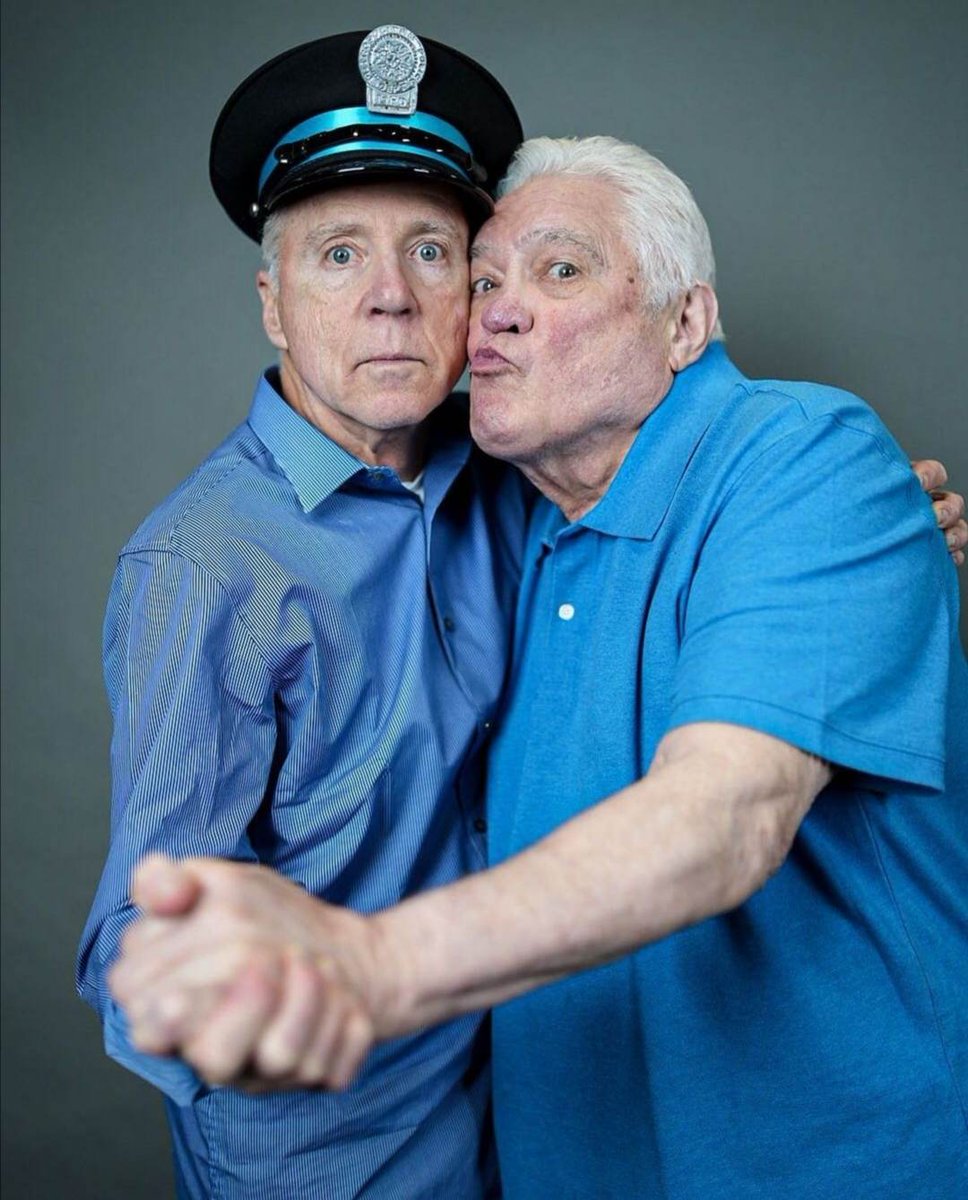 Cheenzman's tweet photo. ๐๐ค๐ฆ
they've been dancing at the Blue Oyster' Bar since 1984๐จ๐ฎ๐ปโโ๏ธ๐
#PoliceAcademy #ThaddeusHarris #BlueOysterBar #Harris #CaptainHarris #GWBailey #Proctor #LtProctor #LanceKinsey https://t.co/XI0padRJ4F