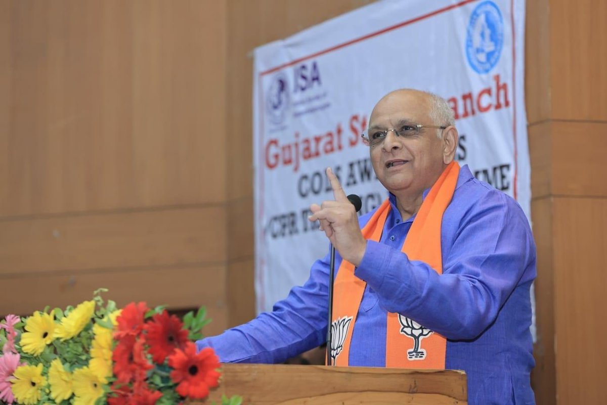 AlpeshThakor_'s tweet image. ગુજરાતના મુખ્યમંત્રી શ્રી @Bhupendrapbjp ની અધ્યાક્ષતા અને શ્રી @CRPaatilજી ના માર્ગદર્શન હેઠળ, અમદાવાદ સિવિલ હોસ્પિટલ ખાતે BJP ના કાર્યકર્તાઓ માટે આયોજિત CPR ટ્રેનિંગ અભિયાન કાર્યક્રમમાં જોડાવવાનો અવસર પ્રાપ્ત થયો.