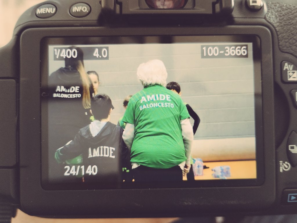 guardiandelping's tweet photo. Dicen que la vida son momentos. Y hoy, para nuestra familia, ha sido muy especial. 

Crear sentimiento de club, no es sólo por lo bien que se juega, es hacer equipo, grupo y familia.

Gracias @ad_amide por este momento único. Nos sentimos muy afortunados de ser parte 🖤💚 https://t.co/OGLqHnhIar