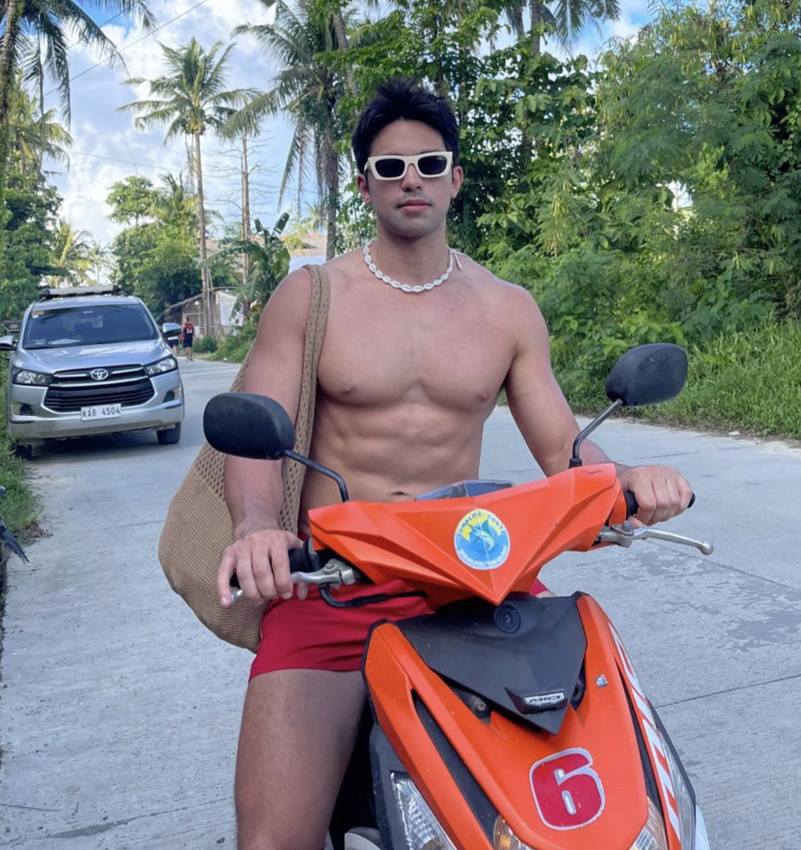 derrrmonasterio's tweet photo. As an island boy. 🏝️ https://t.co/Ftjymy8GgA