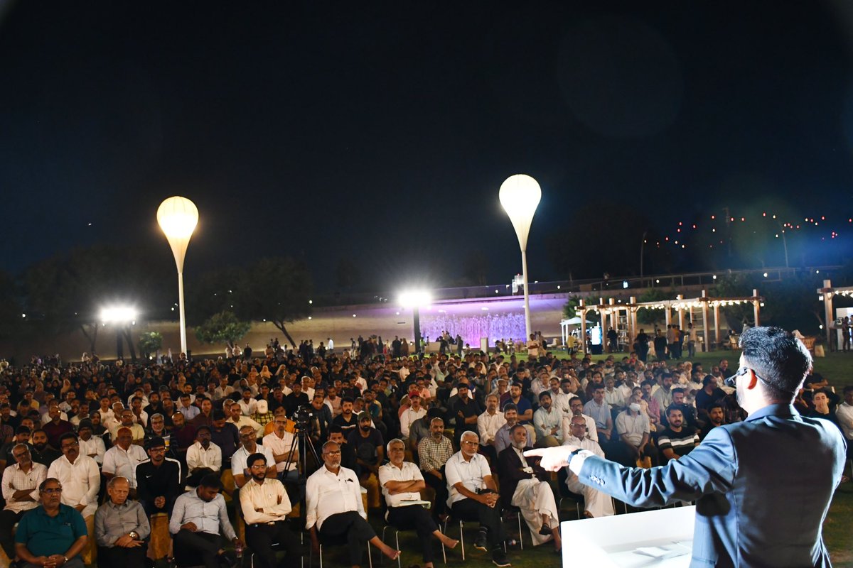 «وَالْكَلِمَةُ الطَّيِّبَةُ صَدَقَةٌ» 
#صلى_الله_عليه_وسلم ❤️