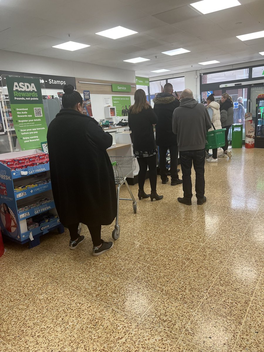 kateduggan3's tweet photo. @asda @AsdaServiceTeam Distopia at the till, all I want to tell you is Asda don’t really care about us!… their staff included! 😢 https://t.co/fNEX851gXx