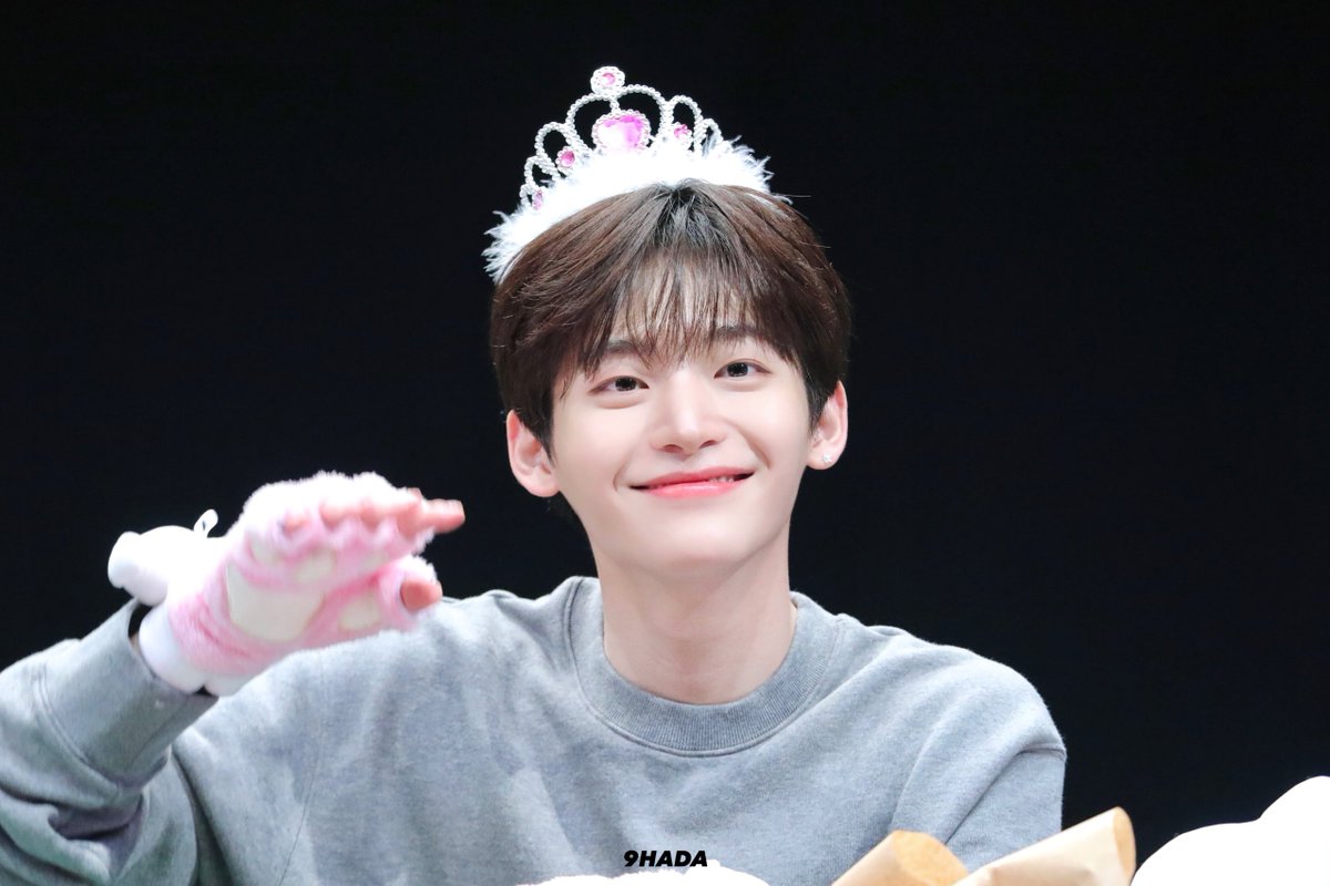9hada0205's tweet photo. 230401 팬사인회

#구정모 #정모 #CRAVITY #크래비티 #Jungmo #구정모를_좋아하다 https://t.co/cZJjrpBUOE