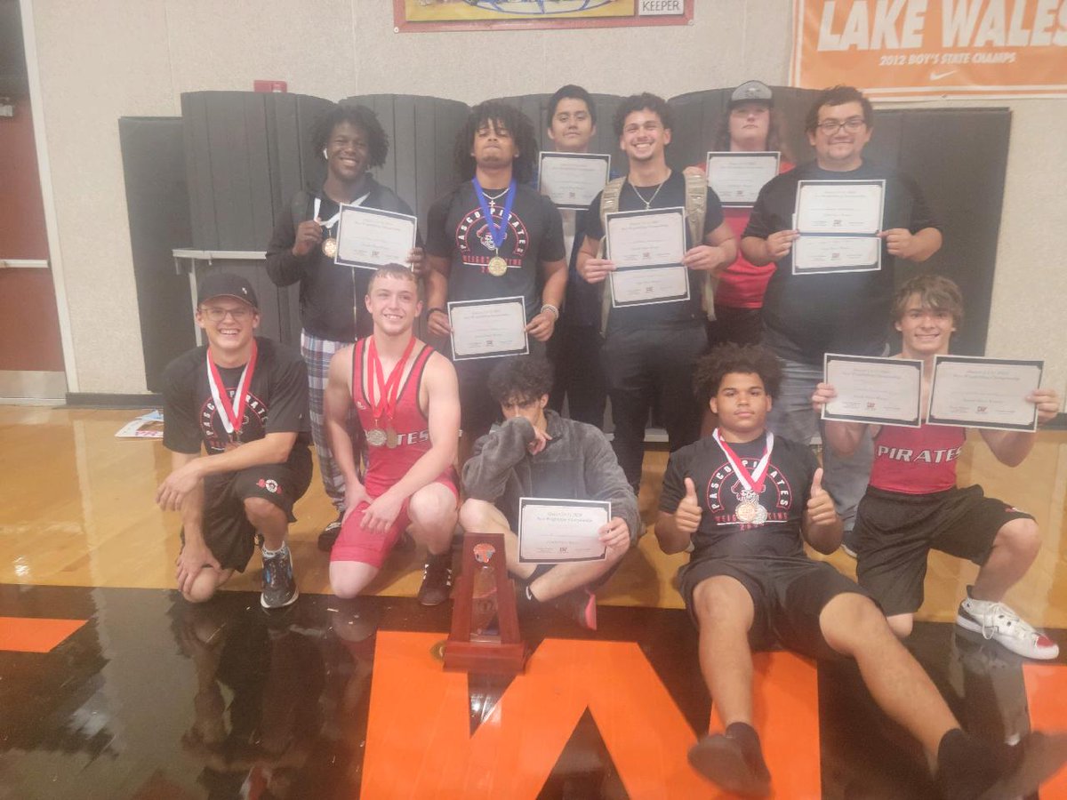 PHSLiftbros's tweet photo. District Runner Up in Traditional. Way to go, Pirates! ☠🏋️‍♂️🥈 https://t.co/2Kh5jodthW