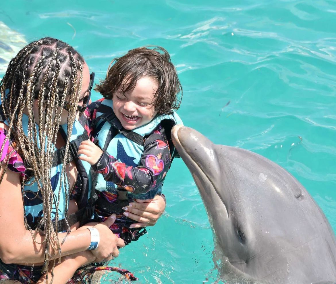 UniNovelas's tweet photo. Nos encanta lo felices que se ven #Sherlyn y #BabyAndre. 🤩💗 https://t.co/H1kOlaWwDg