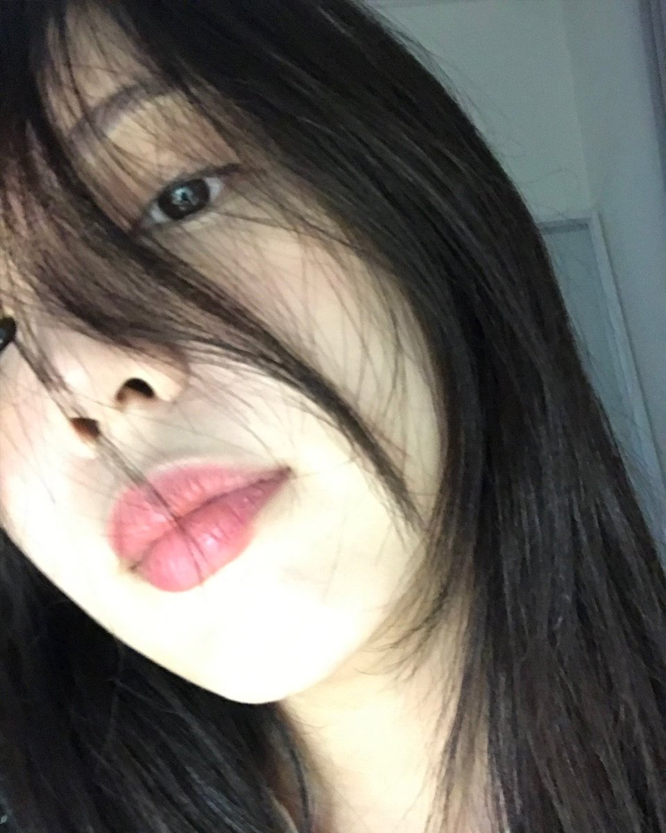 irris_official's tweet photo. 🐬#IL 

After winter ❄️🌸

#IRRIS #아이리스 #아이엘 https://t.co/Hnft0SQJV2