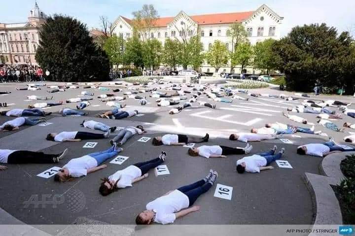 CyrusKariuki_'s tweet photo. 8 YEARS AGO TODAY.
The moment when 147 students of Zagreb University, Croatia ππ·, lay on the ground for 147 seconds in solidarity with 147 students of Garissa University killed by Alshabaab.
#GarissaAttack https://t.co/dlKVk6cBqH