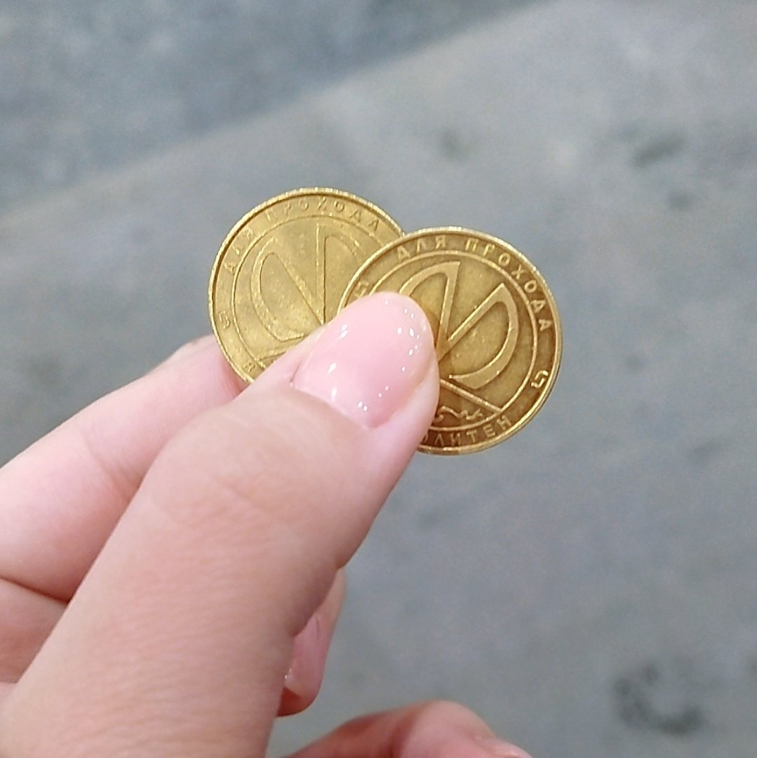 yussemal's tweet photo. была вот недавно со старшими коллегами в питере на конфе по ветеринарии. питер не посмотрела, фоток нет. только пристрастие к фалафелю, мой полный ахуй и конспекты по работе в орит https://t.co/lbrnqRGLSo