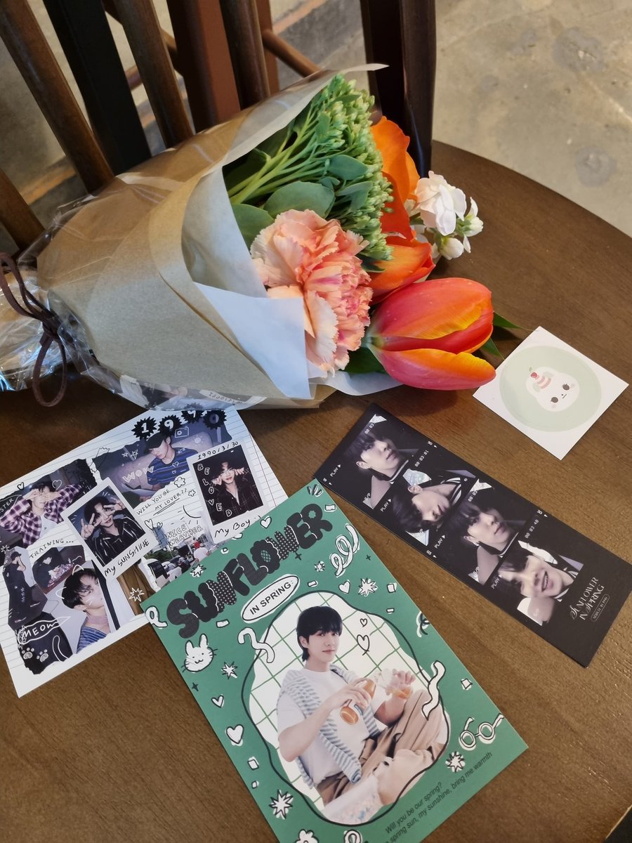 sflowerinspring's tweet photo. 사랑을 표현하는 방법엔 여러 가지가 있습니다
전 제가 할 수 있는 사랑의 표현으로 기광이를 사랑하는 팬들이 즐길 수 있는 공간을 마련하고 싶었습니다
기광이의 생일을 함께 즐겨주시고 관심 가져주신 모든 분들께 다시 한번 감사합니다 https://t.co/2MYLsDNuQ3