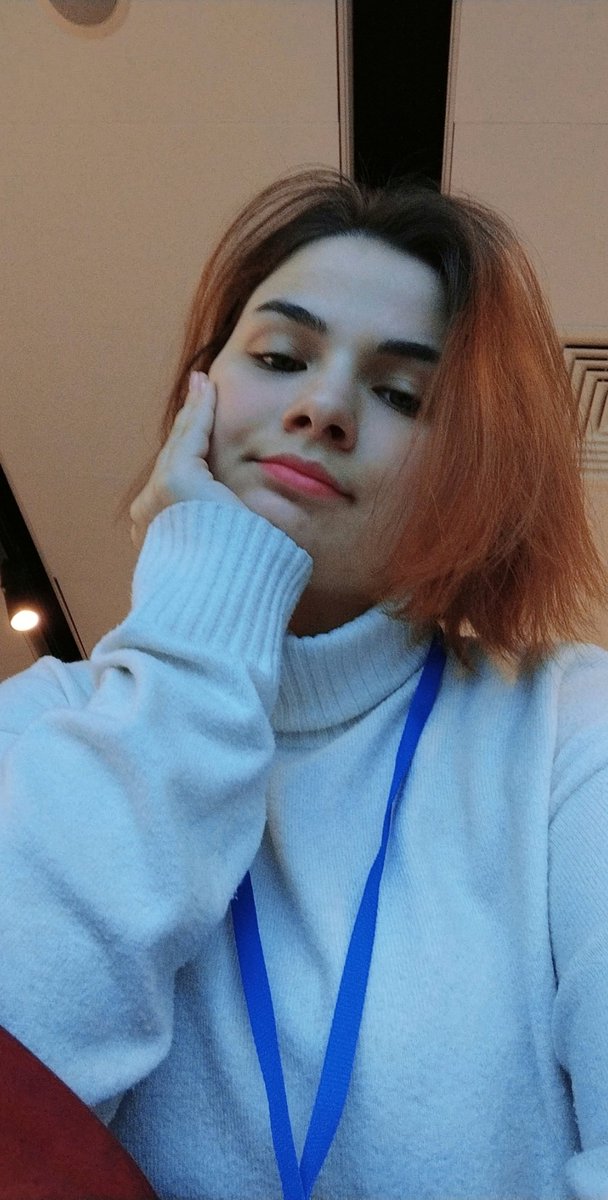 yussemal's tweet photo. была вот недавно со старшими коллегами в питере на конфе по ветеринарии. питер не посмотрела, фоток нет. только пристрастие к фалафелю, мой полный ахуй и конспекты по работе в орит https://t.co/lbrnqRGLSo