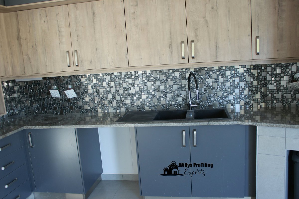 WillysProTiling's tweet photo. #GlassMosaic &amp; all tiling installation done by Willys ProTiling Experts 
👌👌👌 https://t.co/6Jl4BxB3EM