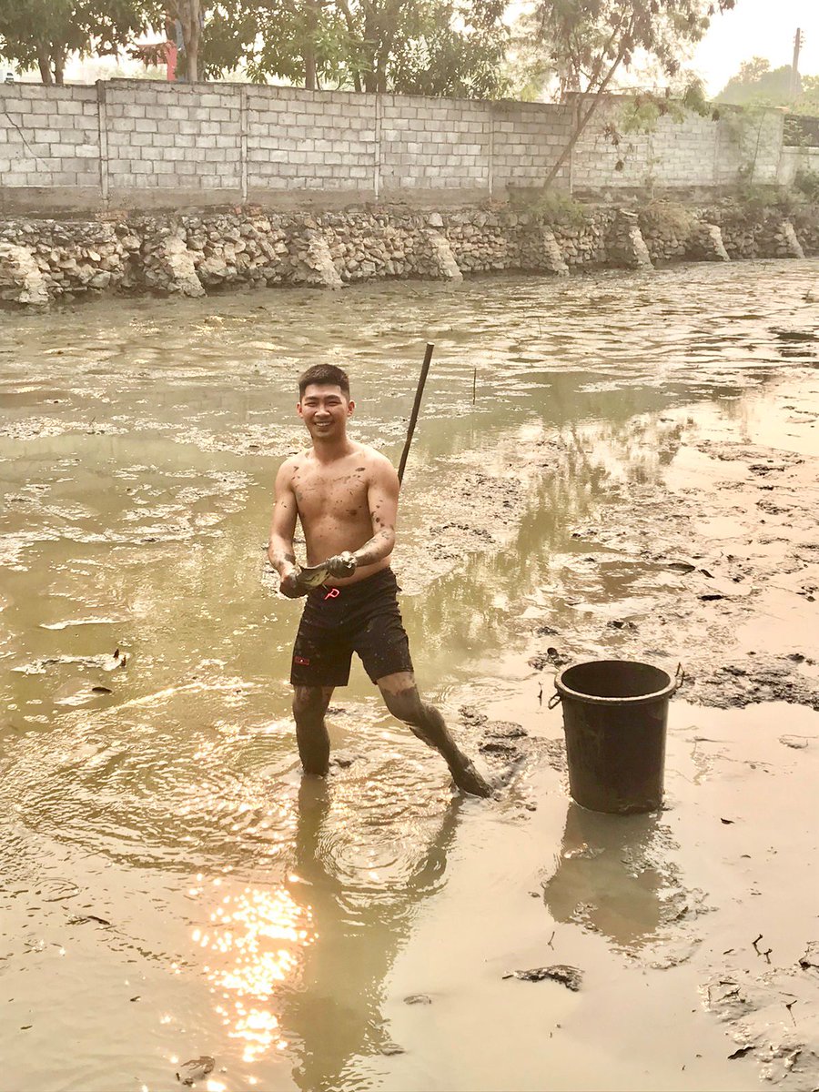 ບໍ່ແມ່ນຜູ້ຊາຍມີຊິກແພັກ